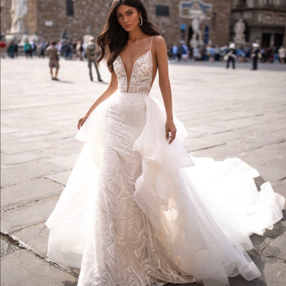 Milla Nova ‘Riña’ Wedding Dress